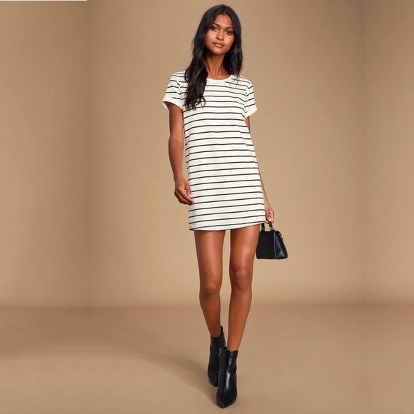 Lulus Dresses & Skirts - Lulus Cafe Society White Striped T-Shirt Dress XS